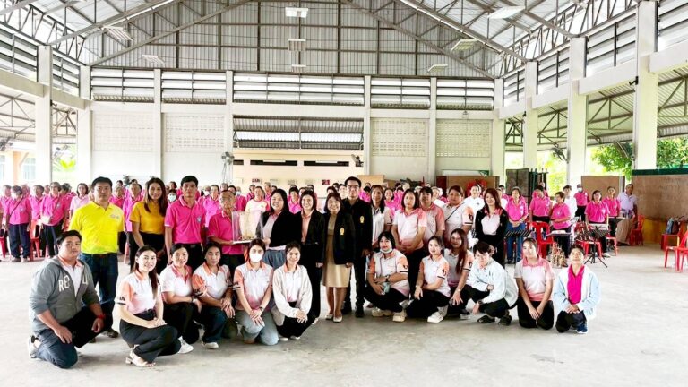 วิทยาลัยชุมชนน่าน นำผู้สูงอายุภายใต้โครงการ Smart Elderly เส้นทางสู่การเป็นผู้สูงอายุอย่างมีคุณภาพ เดินทางไปแลกเปลี่ยนเรียนรู้ ด้านการจัดการศึกษาหลักสูตรผู้ดูแลผู้สูงอายุ ณ จังหวัดเชียงราย