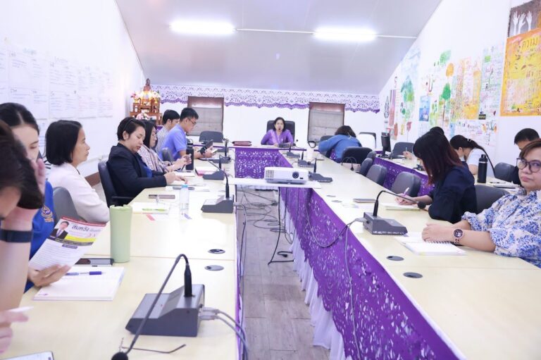 วิทยาลัยชุมชนน่าน จัดการประชุมคณะกรรมการบริหารหลักสูตรอนุปริญญาวิทยาลัยชุมชนน่าน