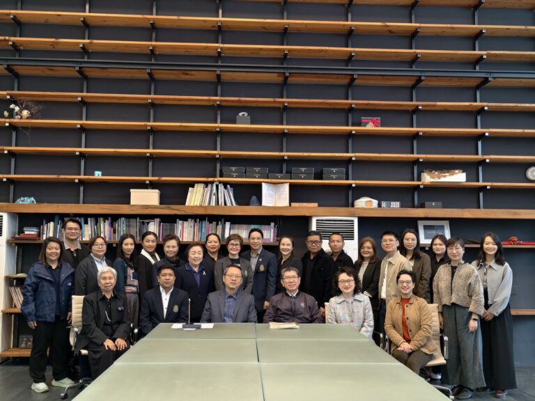 วิทยาลัยชุมชนน่าน ในนาม คณะทำงานเครือข่ายบริหารการวิจัยภาคเหนือตอนบน เข้าร่วมศึกษาดูงาน  แลกเปลี่ยนเรียนรู้ด้านการจัดการศึกษา และการลงนามบันทึกข้อตกลงความร่วมมือ (MOU) ระหว่าง เครือข่ายบริหารการวิจัยภาคเหนือ กับ Taipei National University of the Arts (TNUA)